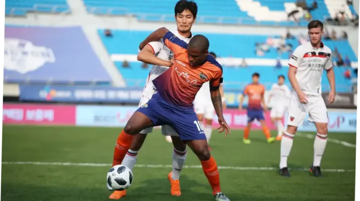 Gangwon FC vs FC Seoul: Pertarungan Sengit di Stadion Gangneung High1 Arena
