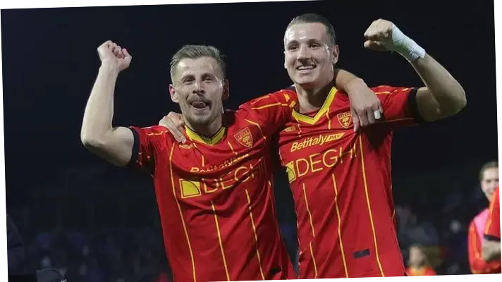 Lecce Menang, Verona dan Pisa Degradasi ke Serie B: Analisis Pertandingan dan Dampaknya