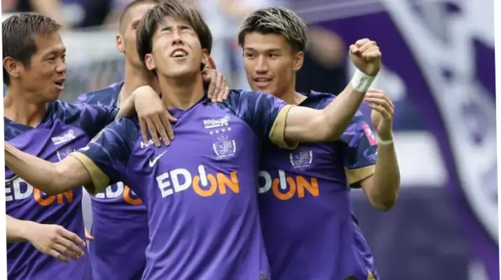 Persaingan Sengit di Liga J1: Kashima Antlers Pimpin Klasemen
