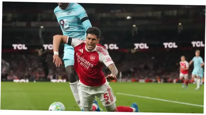 Piero Hincapie: Dari Insiden Celana Melorot hingga Ambisi Besar di Arsenal
