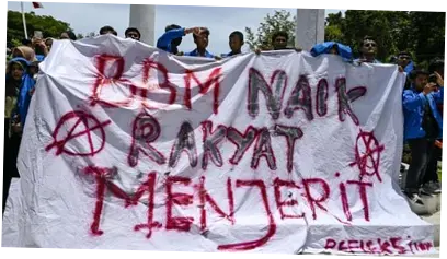 Aksi Protes Kenaikan Harga BBM di Cikini: Demo, Ricuh, dan Aksi Lanjutan