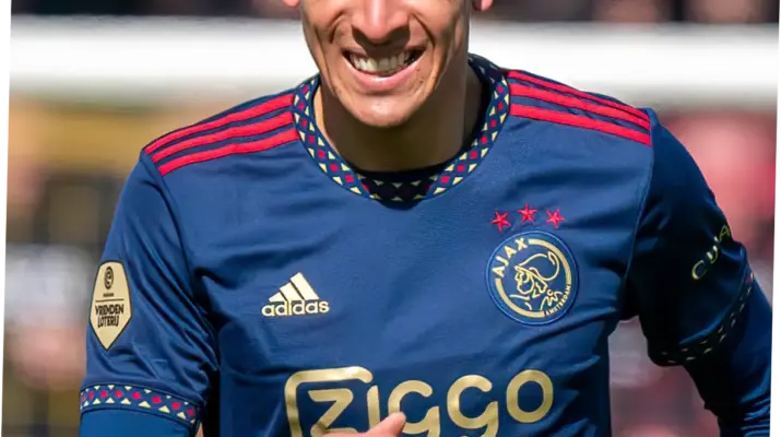 Edson Álvarez: Profil dan Karir Pemain Meksiko yang Membuat Heboh di Dunia Sepak Bola