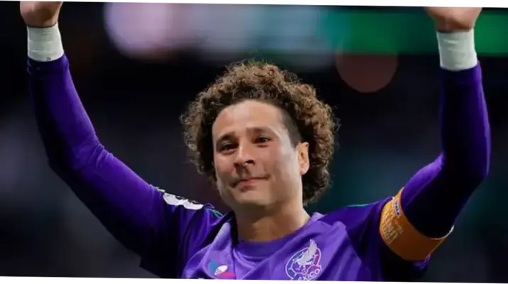 Guillermo Ochoa: Legenda Sepak Bola Meksiko yang Mengundurkan Diri
